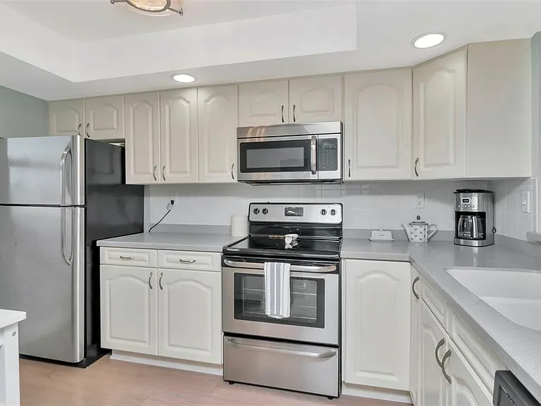 17580 Gulf Blvd #403 — Photo 8