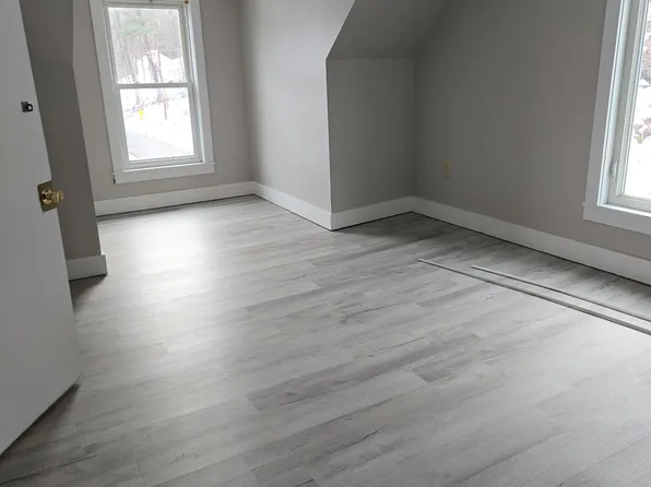 222 Cliff St #3, Saint Johnsbury, VT 05819