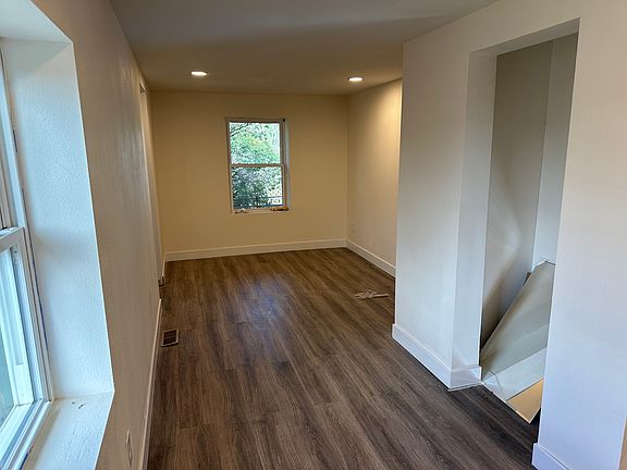 5th image of 1303 Santa Fe Trl