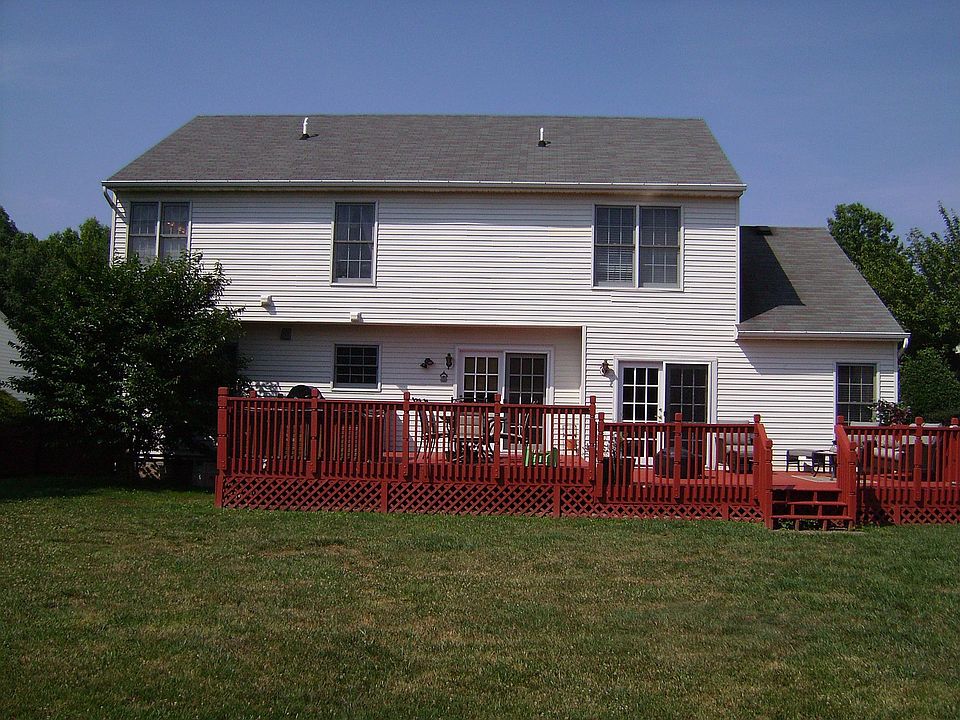 2nd image of 215 Canvasback Dr
