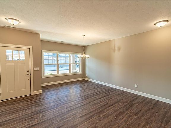 2nd image of 2326 Saddle Dr