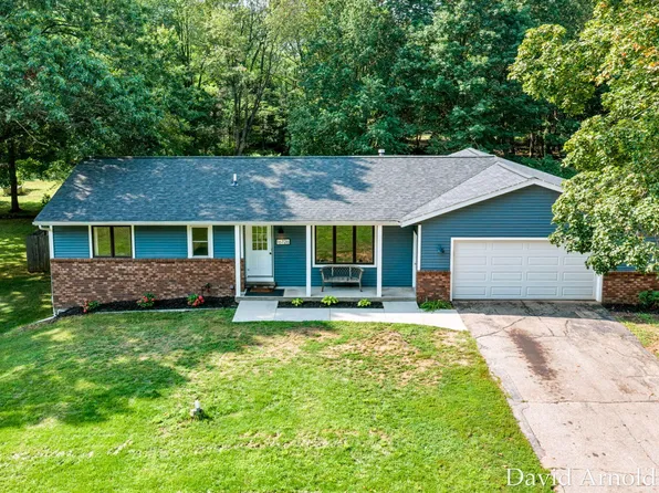 16726 James St, Holland, MI 49424