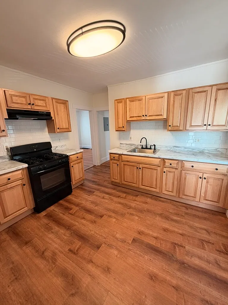 3 bed, 1000 sqft, $2,900 — Photo 1