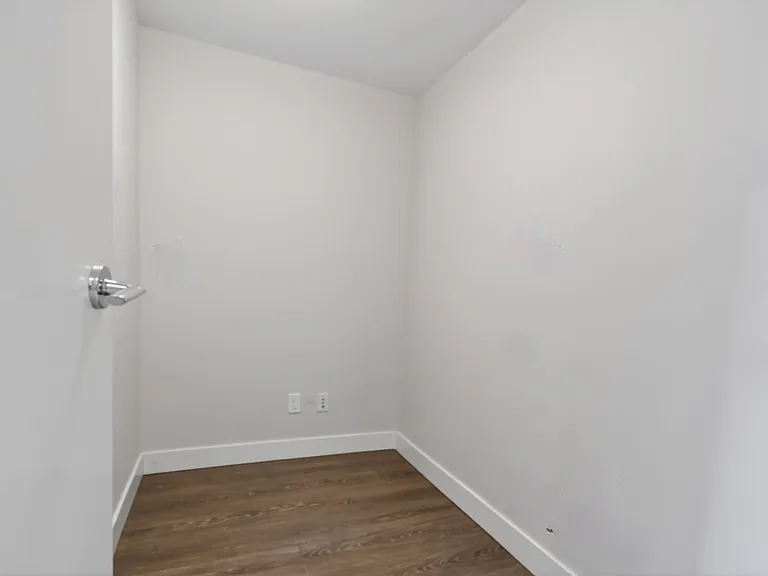 1588 Hastings St E #211 — Photo 4