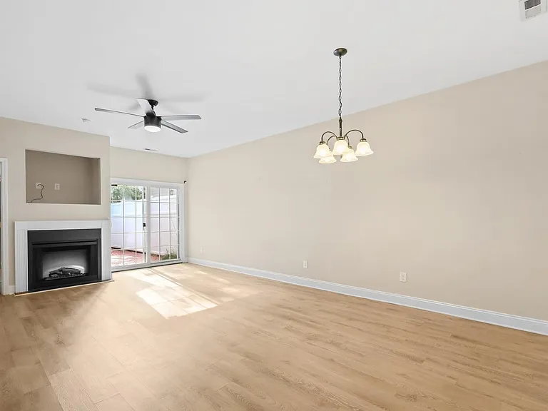 1508 Honeybee Ln — Photo 7