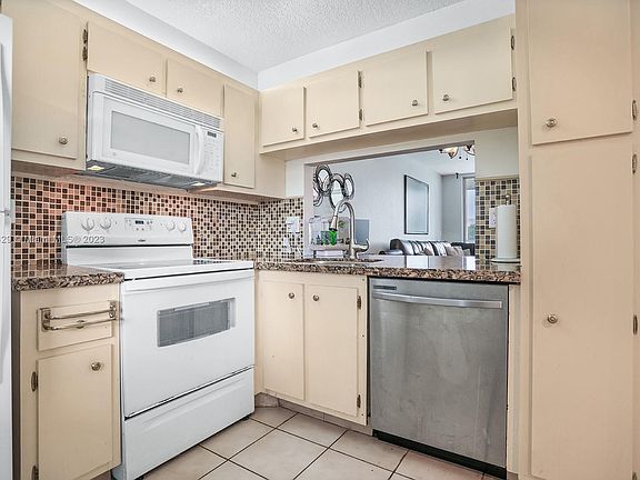 2nd image of 9230 Lagoon Pl APT 308
