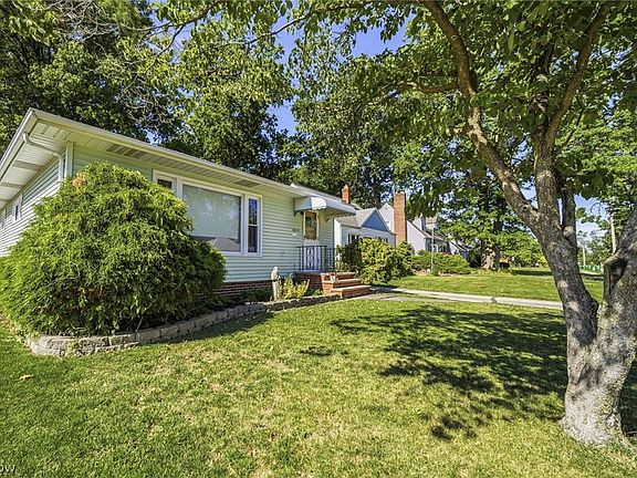3rd image of 28626 Forest Rd