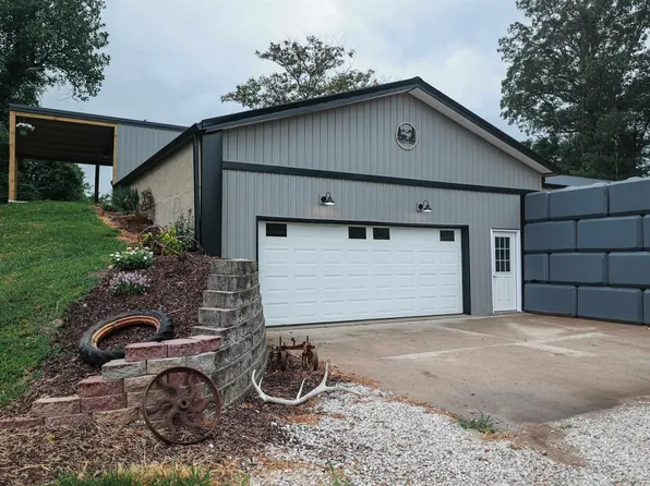 200 Rebecca Ln, Chester, IL 62233