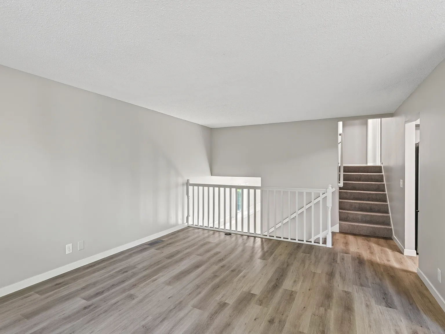 4 bed, $3,050 — Photo 3