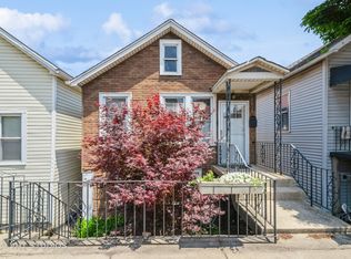 2835 S Farrell St, Chicago, IL 60608