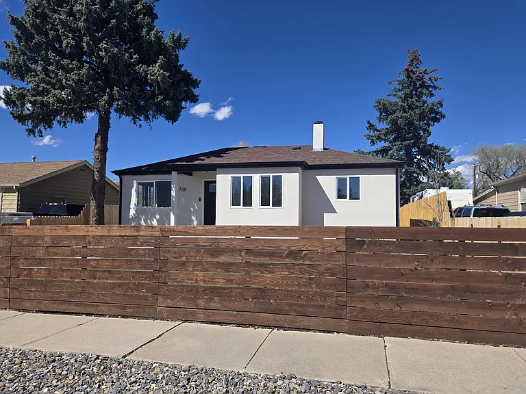 738 E Fountain Blvd #B — Photo 1