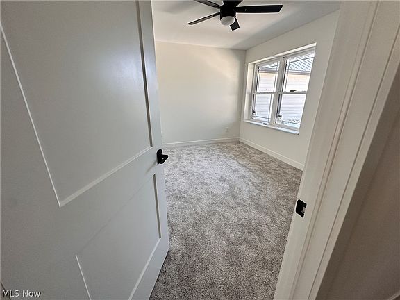 3rd image of 995 Beech Ave
