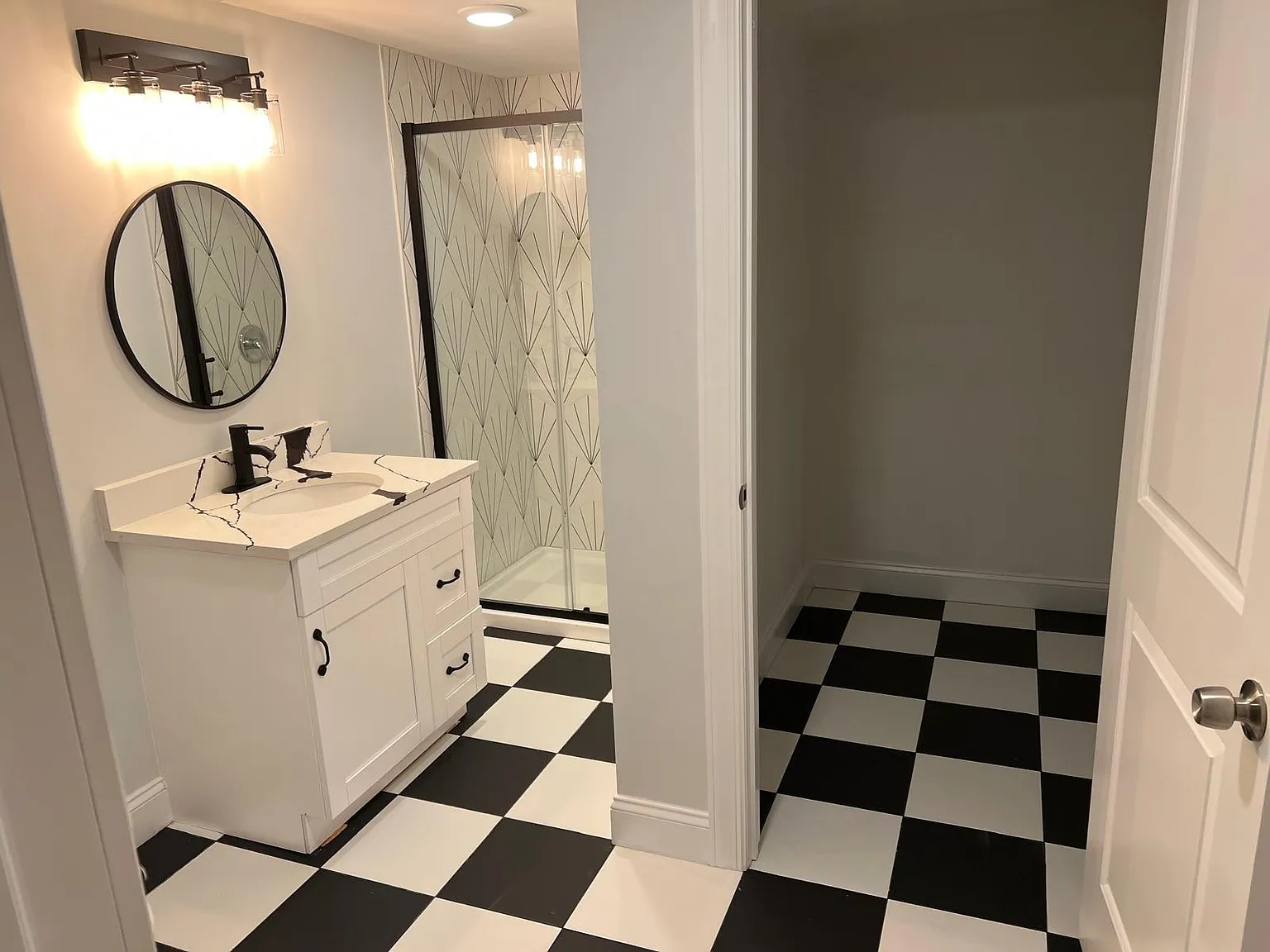 4 bed, 2500 sqft, $4,950 — Photo 4