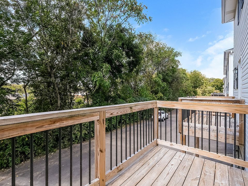 016-photo-deck-14803493