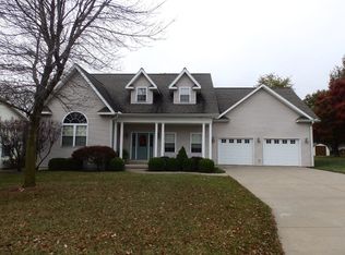 10 Quail Ridge Dr, Pittsfield, IL 62363