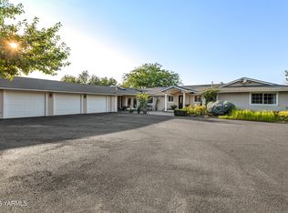 2000 Konnowac Pass Rd, Moxee, WA 98936