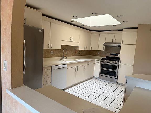 3rd image of 1107 Cardigan Ct