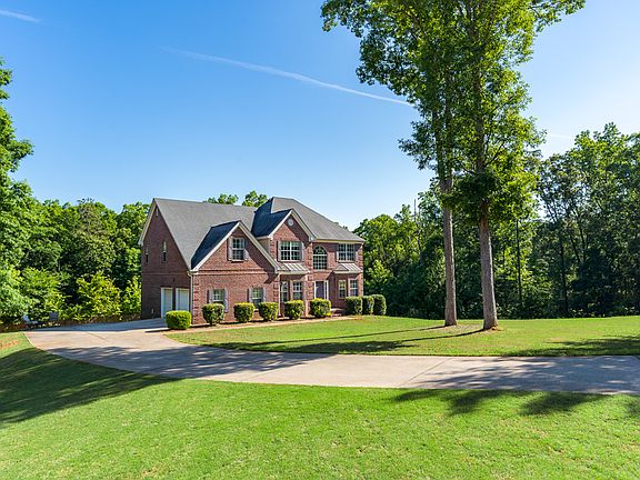 3rd image of 309 Dandelion Cir