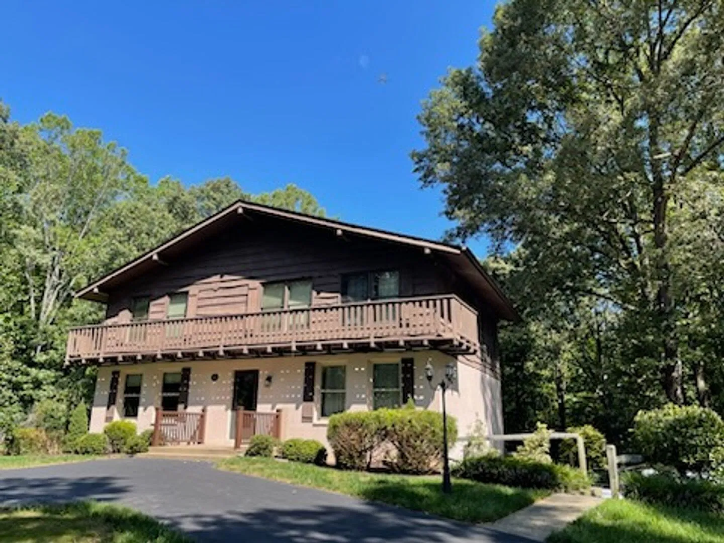 7604 Signal Hill — Photo 1