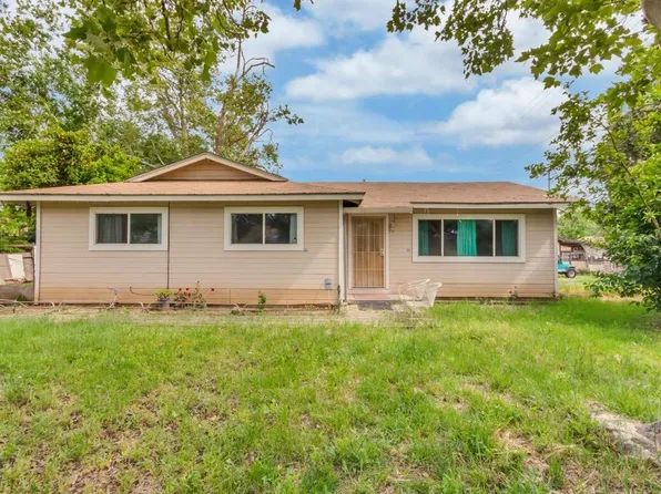 812 Oak Ln, Rio Linda, CA 95673