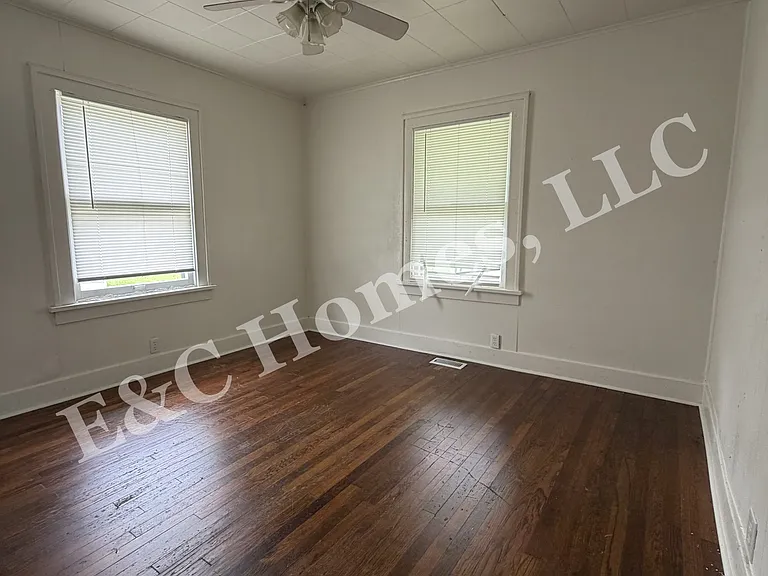 2805 Denver St — Photo 7