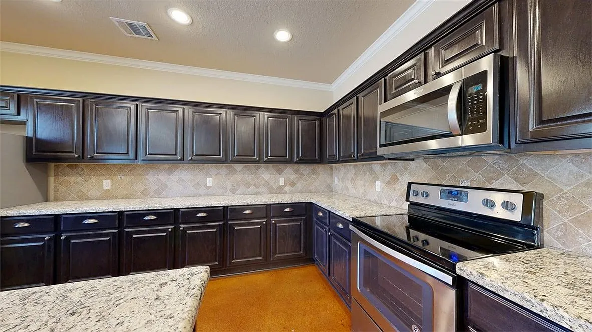 4 bed, 1756 sqft, $2,000 — Photo 4