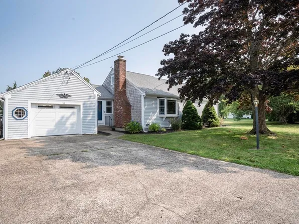 18 Stafford Cir, Dennis Port, MA 02639
