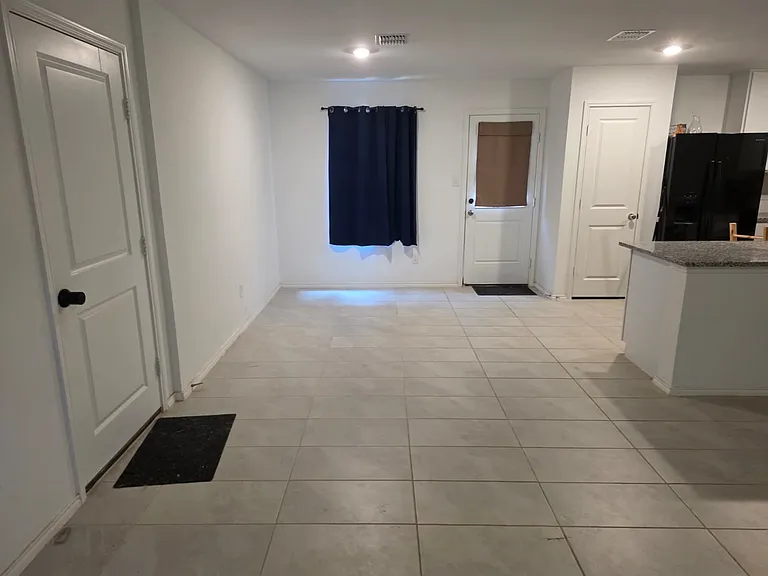 1580 Forge Pond Ln — Photo 2