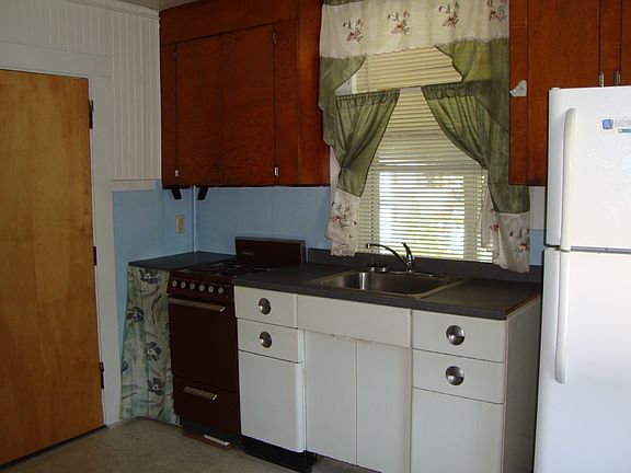 2nd image of 46 School St APT C1