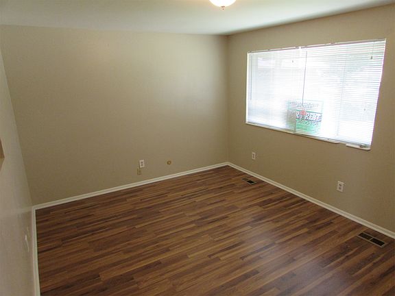 3rd image of 102-106 W Arkansas Dr #102