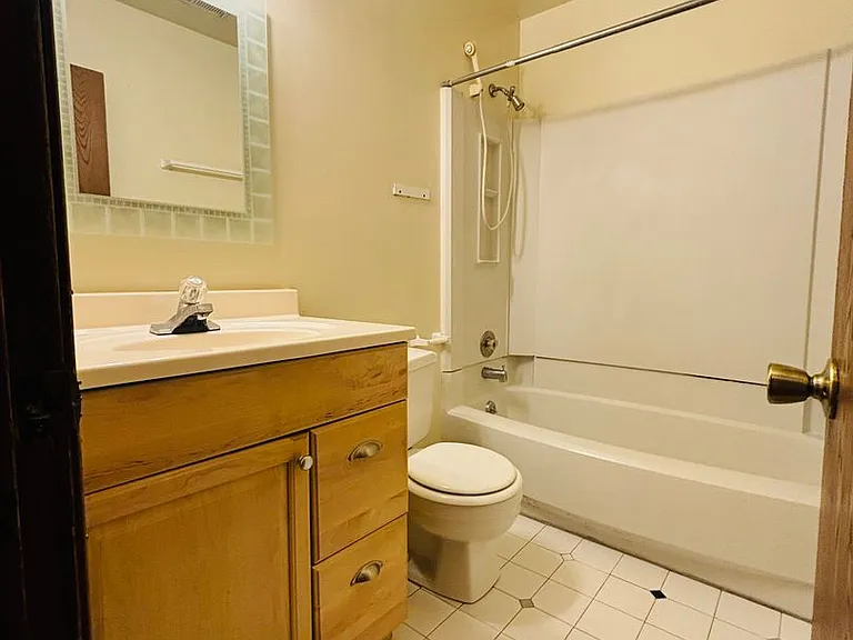 1744 Donlee Dr — Photo 9