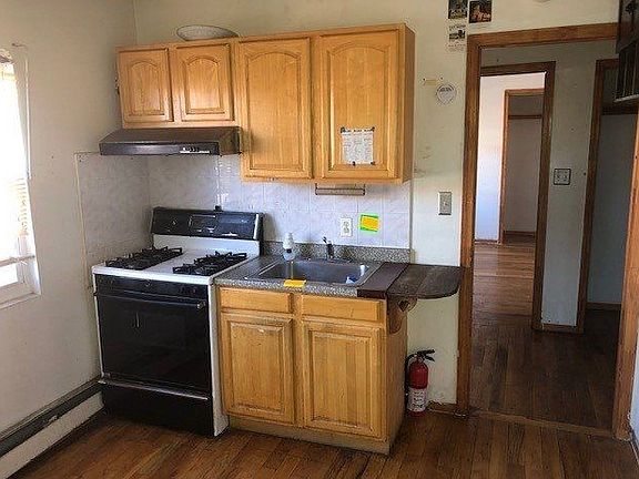 2nd image of 7910 Grand Ave