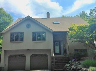 97 Miller Rd, Kinnelon, NJ 07405