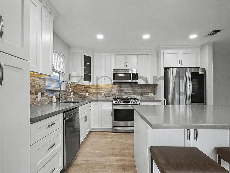 2307 N Cirby Way — Photo 13