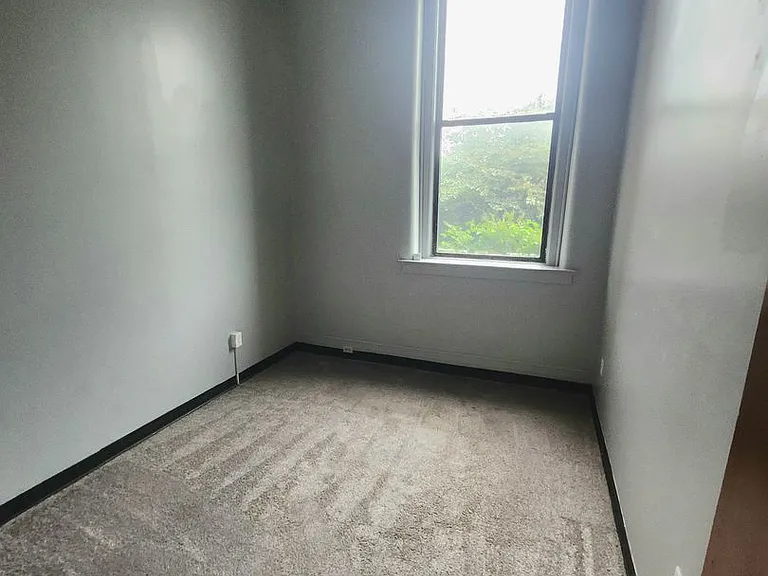 681 Brown St — Photo 14