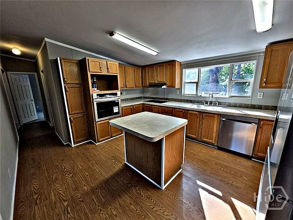3rd image of 240 Lucious Street
