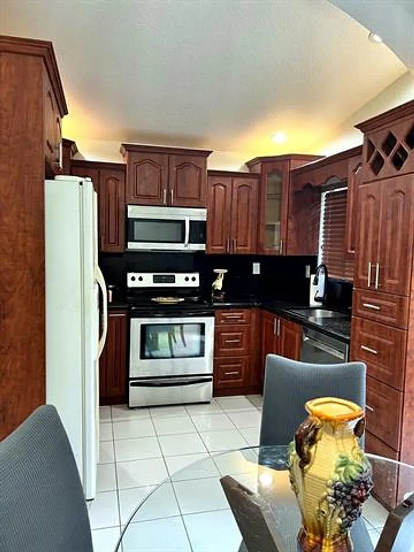 6251 NW 199th St # 6251, Hialeah, FL 33015 — Photo 2