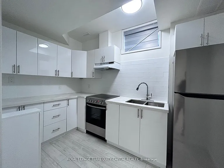 58 Wessenger Dr #LOWER — Photo 4