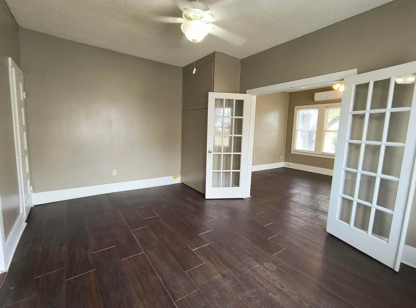 Affordable 1 Bedroom 1 Bath Available Now! — Photo 4