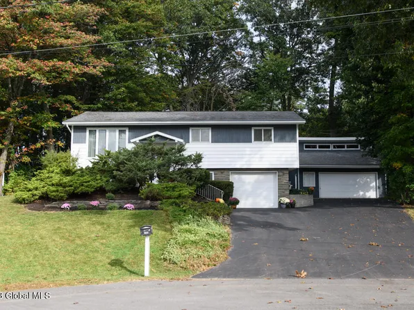 1069 Timothy Lane, Niskayuna, NY 12309