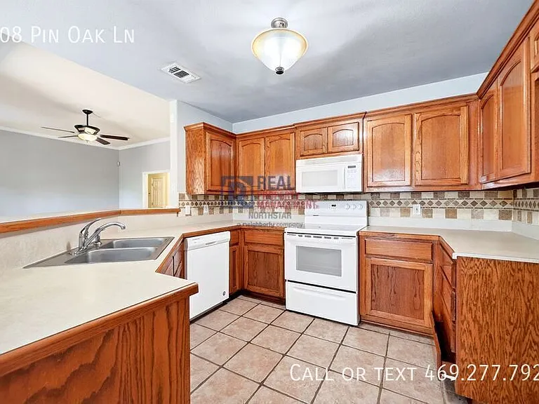 308 Pin Oak Ln — Photo 11