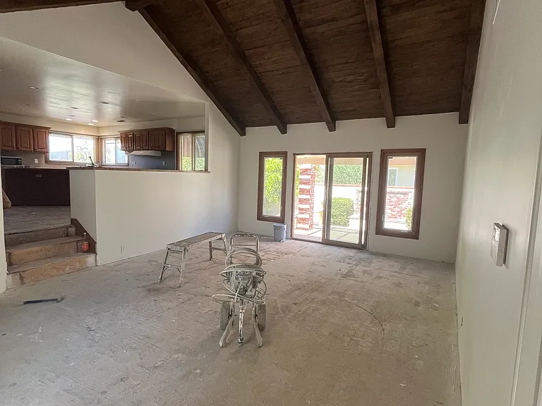 4474 Rayburn St — Photo 2