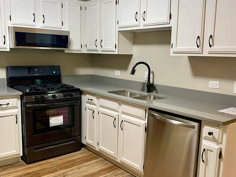 333 S Jefferson St #2E — Photo 9