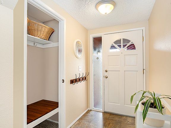 5th image of 903 NE 160th Ave