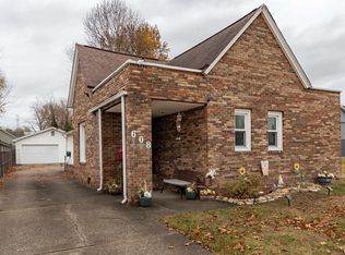 608 N 14th St, Herrin, IL 62948