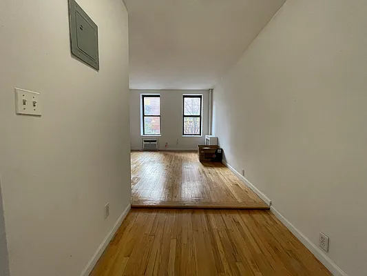 Rented by Bond New York | media 14