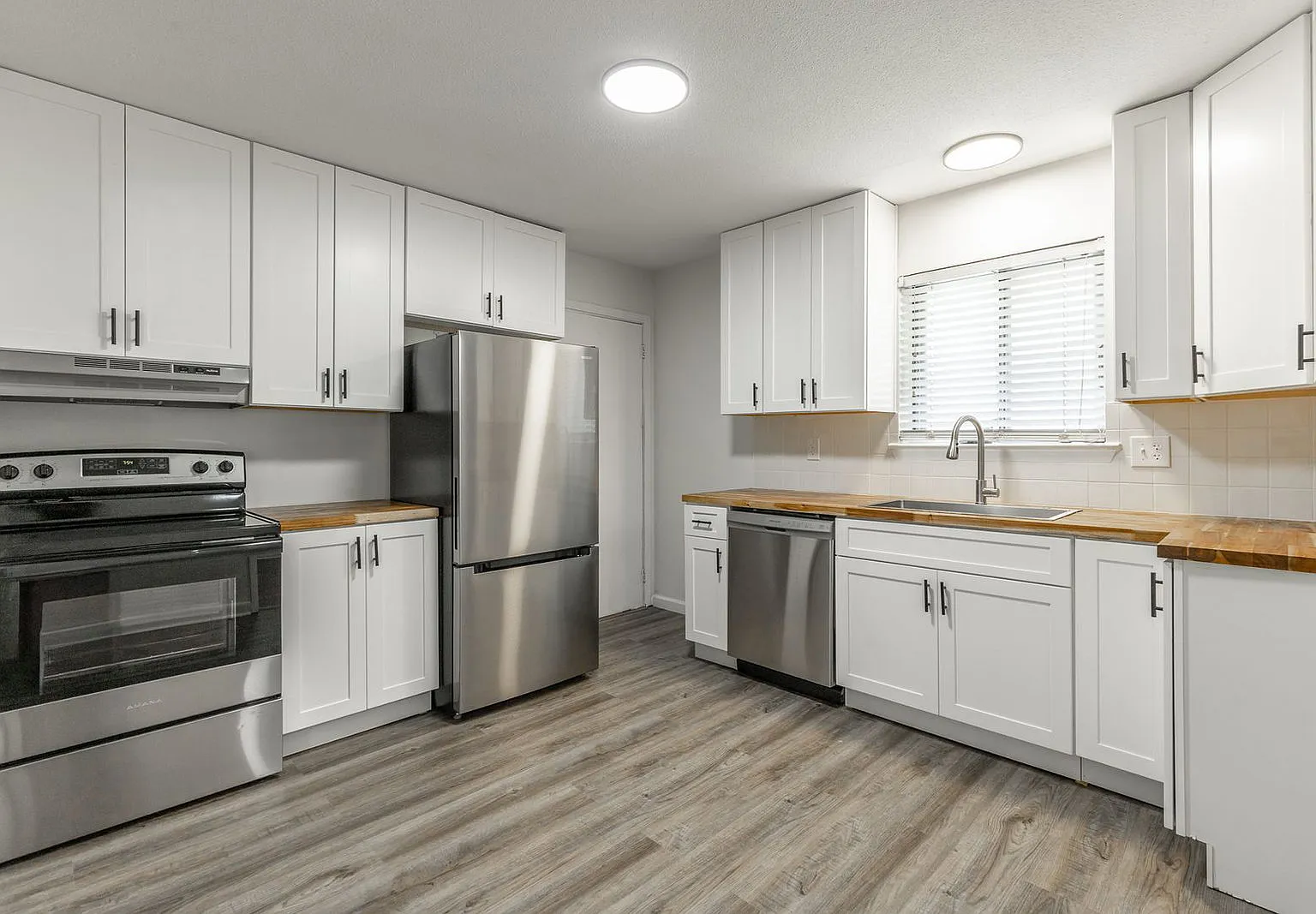 3 bed, 1.5 bath, 1800 sqft, $1,595 — Photo 1