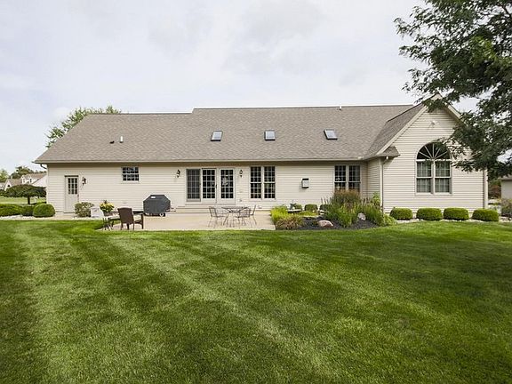 Backyard & Patio
						:
						2502 Crestwood Drive Adrian MI 49221 Lenawee County