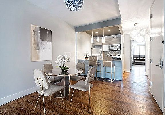 5th image of 577 Van Buren St #3A
