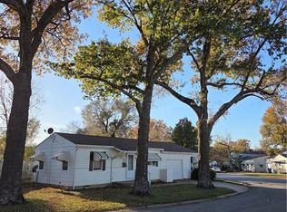 1711 Lockhart Ln, Osawatomie, KS 66064